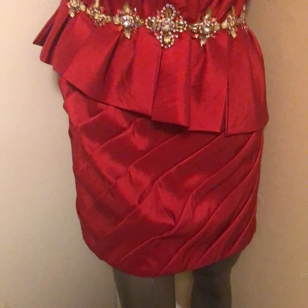 MacDuggal Couture Formal Dress - Picture 4 of 6